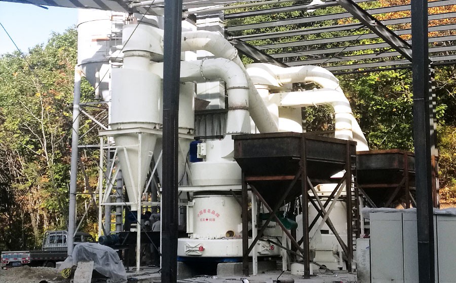 靈壽縣高嶺土磨粉生產(chǎn)線