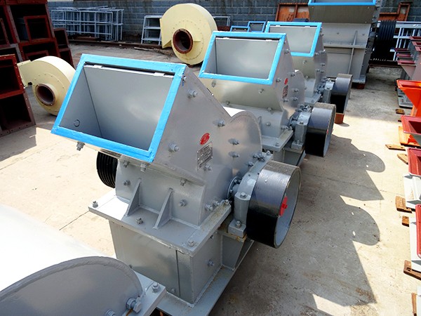 400×300石料錘式磨沙機(jī)（電機(jī)功率11千瓦）價(jià)格是多少錢