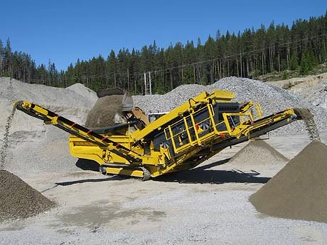 流動(dòng)砸石機(jī)價(jià)格_小型移動(dòng)磕石機(jī)多少錢一臺(tái)