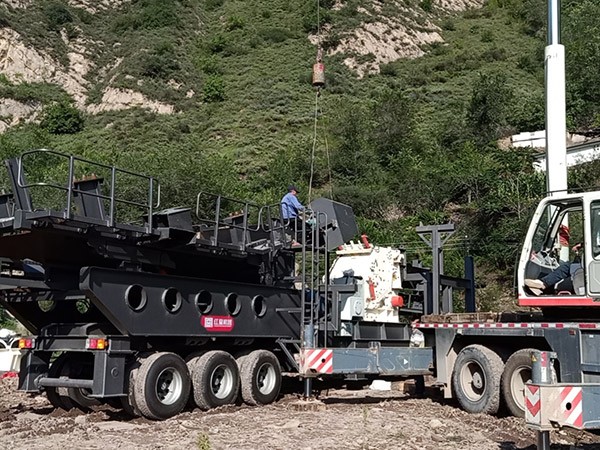 大型移動式石子粉碎機設(shè)備種類、型號及配置詳解