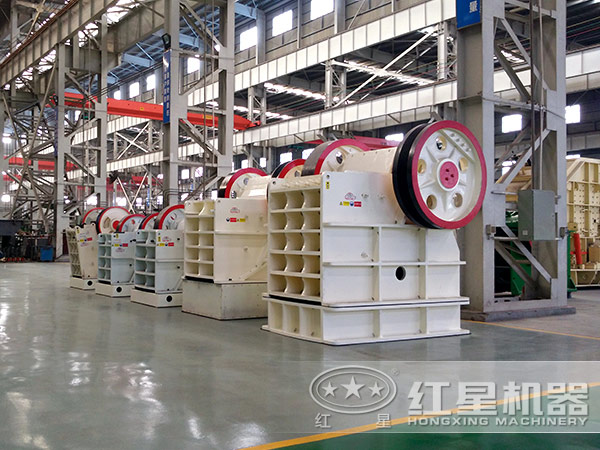 泥灰?guī)r破碎機生產車間