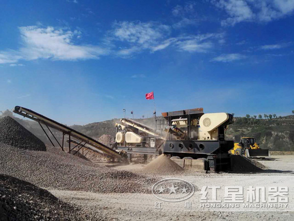 移動制砂機(jī)作業(yè)現(xiàn)場