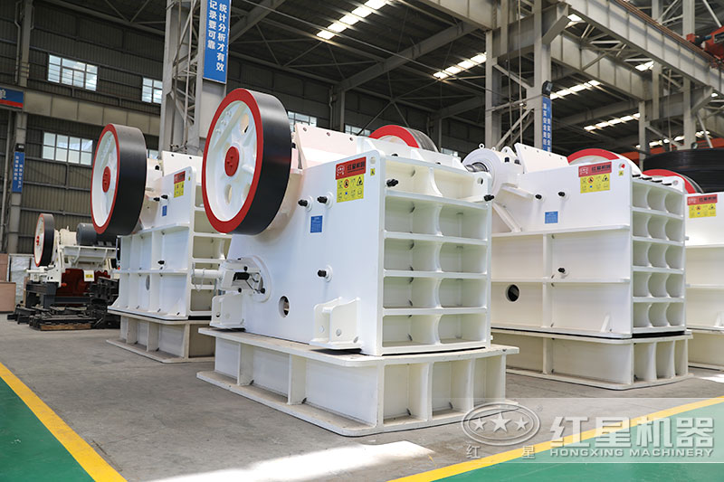 鄂破碎機(jī)900x1200產(chǎn)量每小時(shí)多少噸，一臺(tái)什么價(jià)格