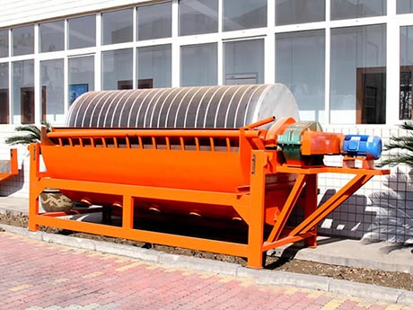 河南地區(qū)鉀長(zhǎng)石磁選機(jī)制造廠哪個(gè)好？生產(chǎn)的型號(hào)有哪些？