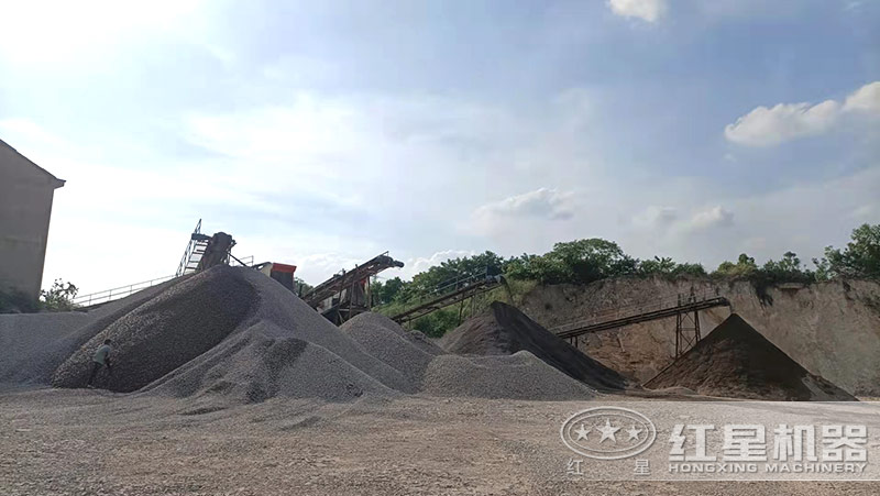 碎石機(jī)加工石頭視頻，全套設(shè)備多少錢