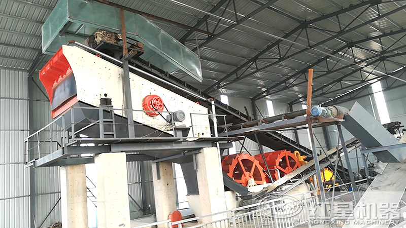 時產(chǎn)量600噸水洗石子現(xiàn)場配置2臺洗石機