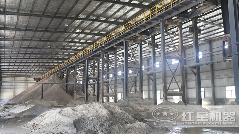 粉碎石頭成沙子的機器型號-時產(chǎn)200噸，附現(xiàn)場視頻