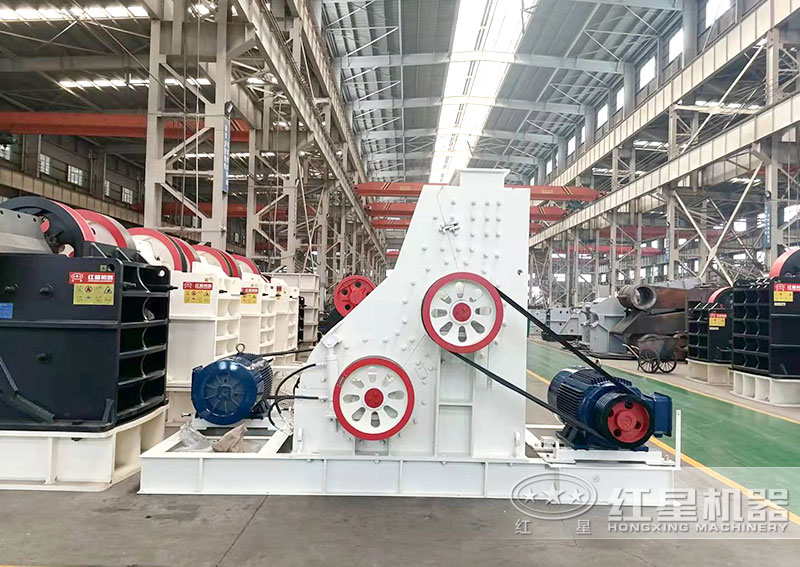 雙級(jí)粉碎機(jī)車(chē)間實(shí)拍