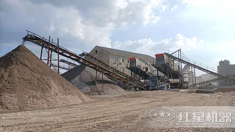 移動(dòng)制沙生產(chǎn)線現(xiàn)場(chǎng)