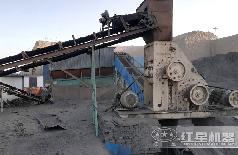 紅星機(jī)器雙轉(zhuǎn)子破碎機(jī)作業(yè)現(xiàn)場(chǎng)