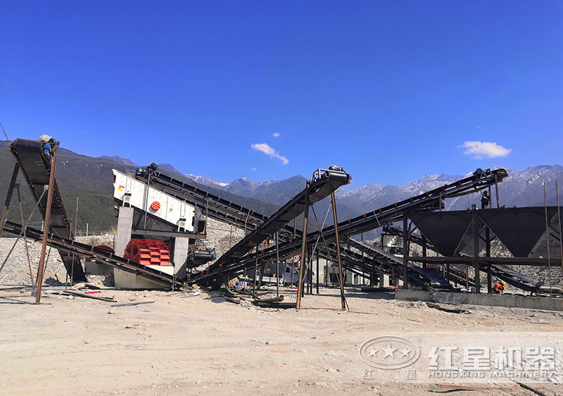 該洗沙場選用的一臺三輪斗洗砂機