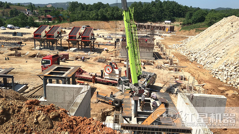 配置一條時產量300噸石灰石干法制砂生產線價格多少？附環(huán)保制沙方案