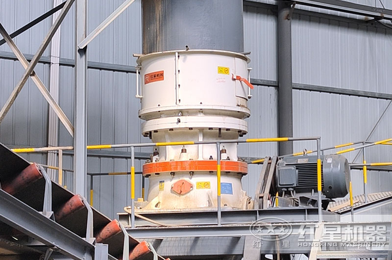 石英石圓錐破碎機工作現場圖片