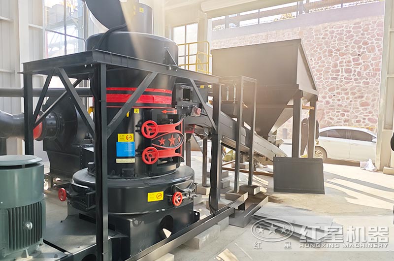 超細(xì)磨粉機(jī)工作現(xiàn)場圖片