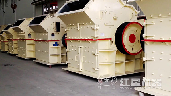 細(xì)碎機(jī)車間實(shí)拍