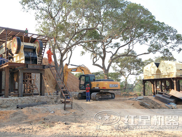 破碎機(jī)作業(yè)現(xiàn)場(chǎng)