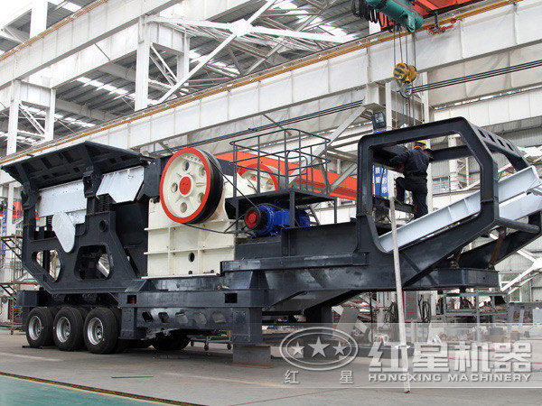 移動(dòng)式破碎機(jī)高清圖