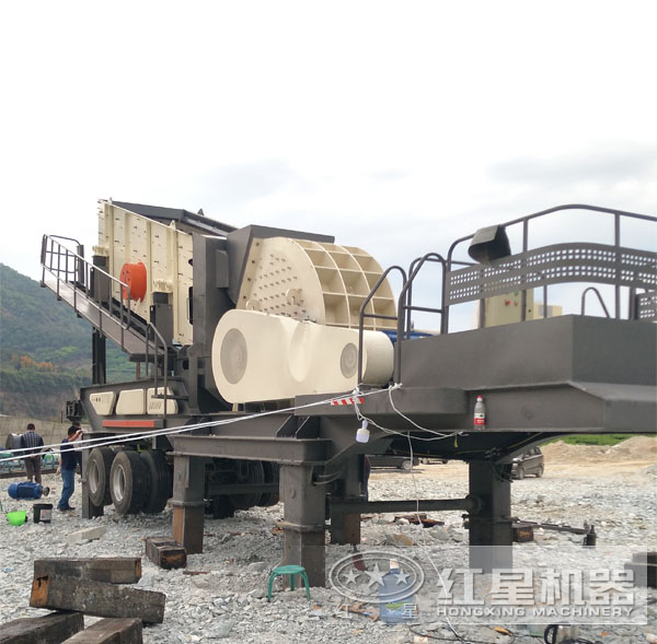 移動重錘破碎工作現(xiàn)場