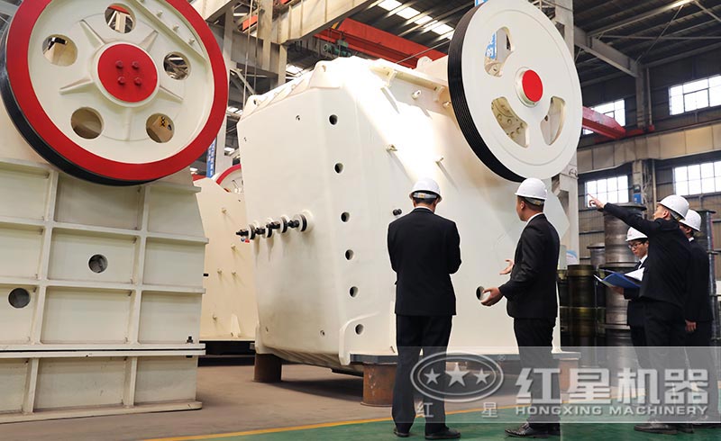 CJ歐版顎式破碎機(jī)車間