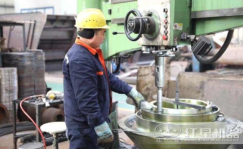 紅星破碎機(jī)制造車間