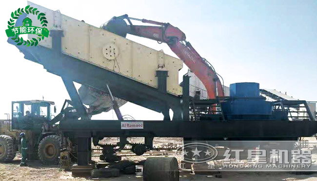 移動制砂機(jī)工作現(xiàn)場