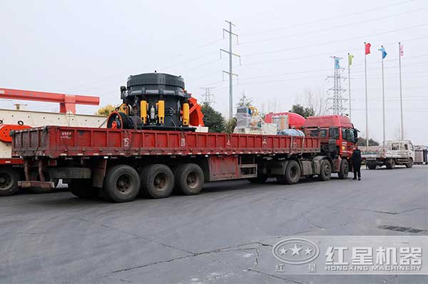 大型環(huán)保碎石破碎機發(fā)貨現(xiàn)場