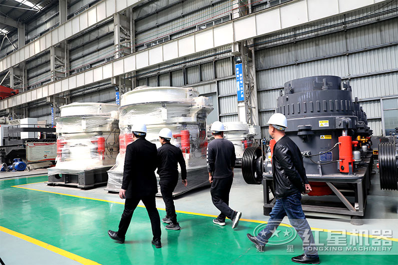 客戶考察全液壓圓錐破碎機設備