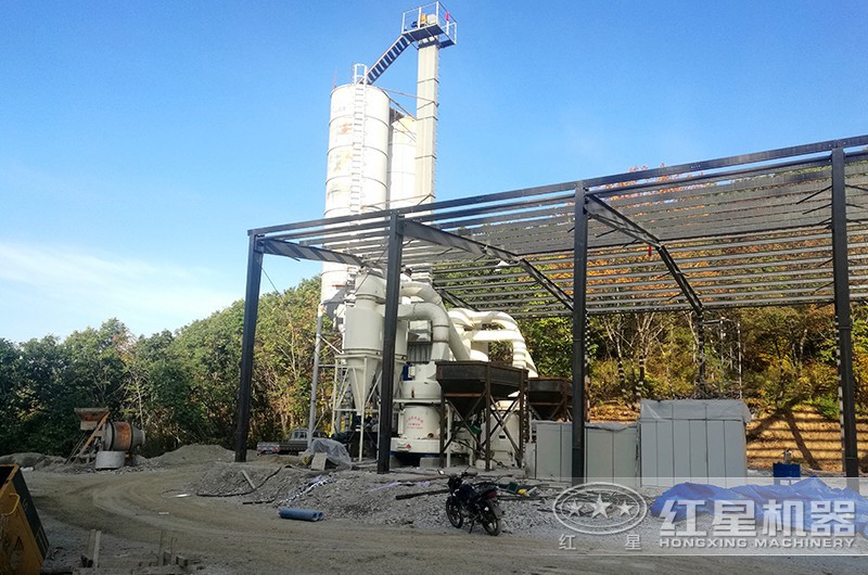 礦石磨粉機(jī)客戶現(xiàn)場