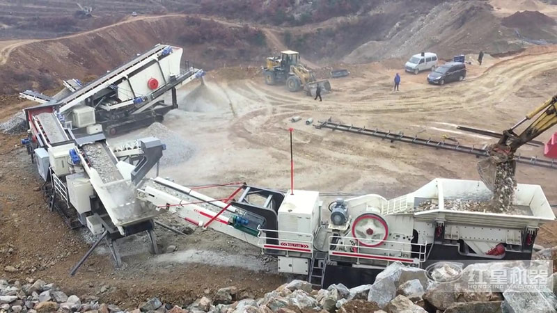 移動(dòng)組合式粉碎石機(jī)工作現(xiàn)場2