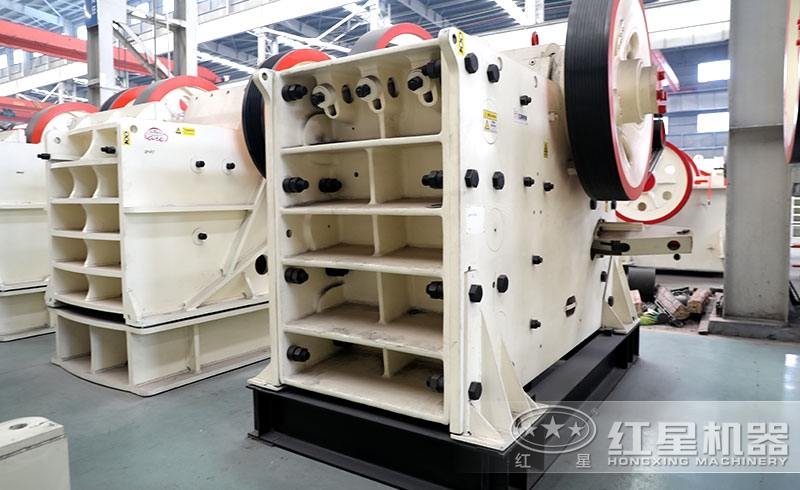 顎式破碎機(jī)車間