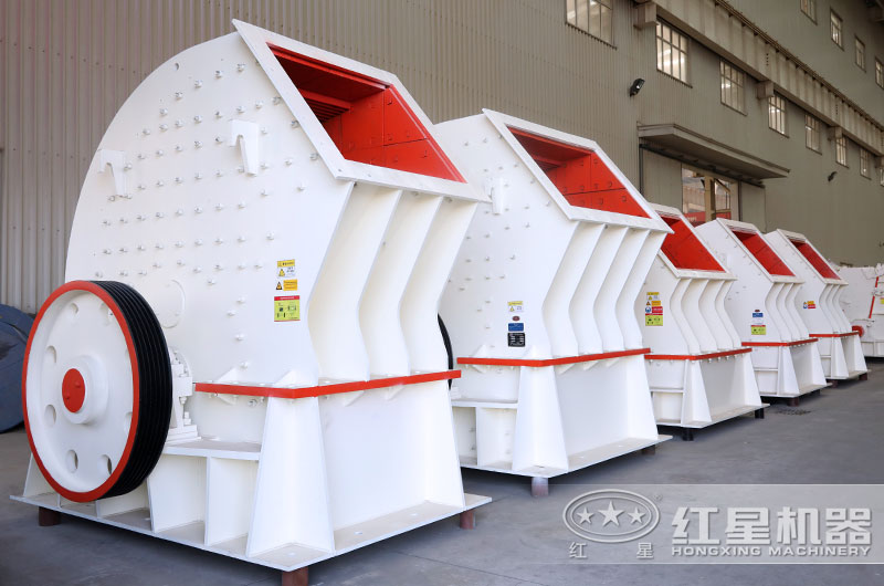 我公司生產(chǎn)的錘式破碎機