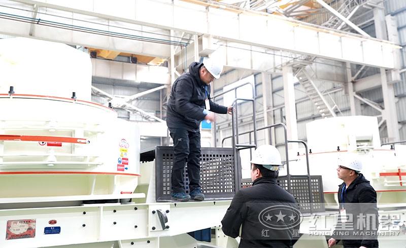 客戶來(lái)廠實(shí)地參觀考察設(shè)備