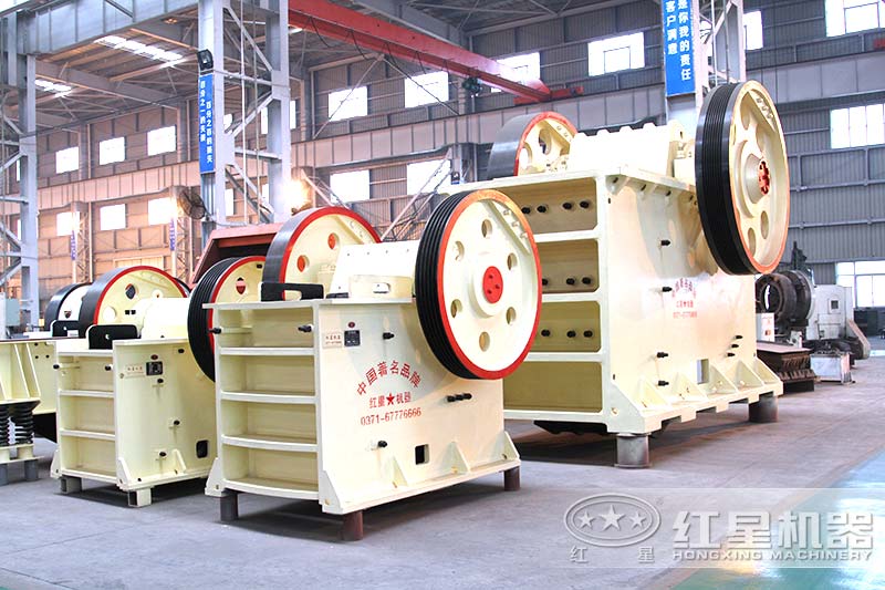 顎式破碎機生產(chǎn)車間圖