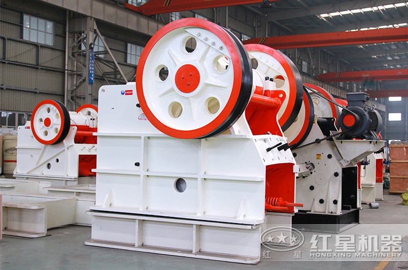 顎式破碎機(jī)生產(chǎn)車間