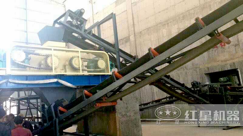 液壓對(duì)輥機(jī)現(xiàn)場(chǎng)