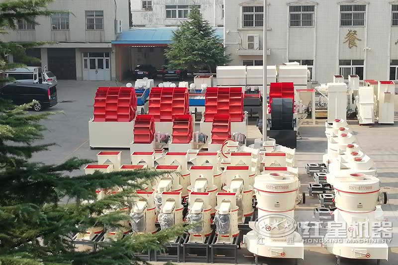 放置在廠區(qū)待發(fā)的輪斗式洗砂機