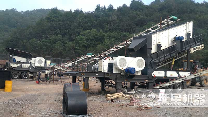 移動(dòng)顎破加移動(dòng)細(xì)顎破安裝現(xiàn)場(chǎng)