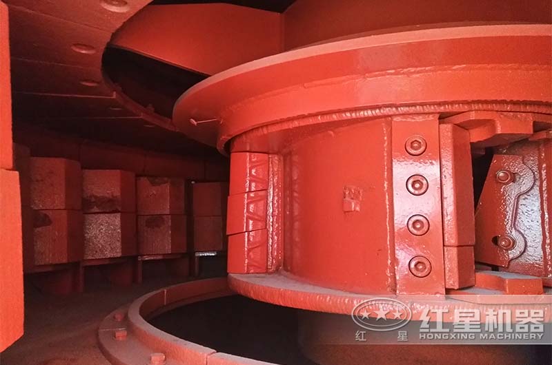 從觀察門(mén)看到的立式制砂機(jī)渦動(dòng)腔