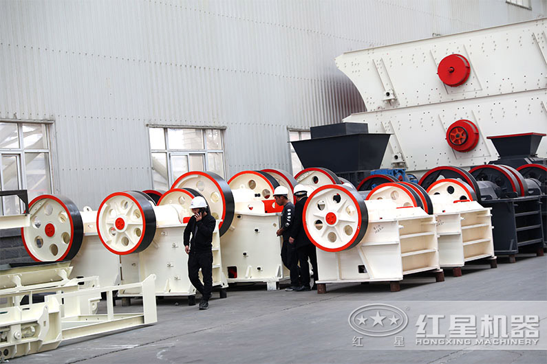 客戶來(lái)廠考察環(huán)保型河卵石顎破