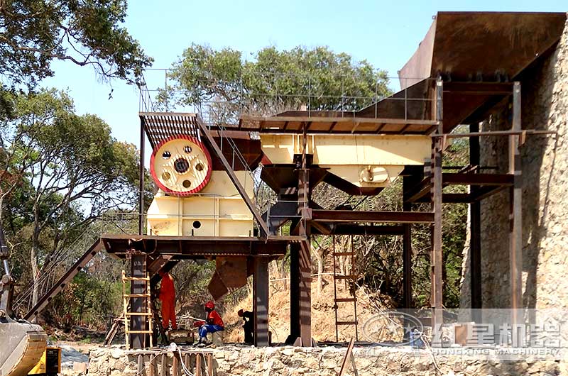 69顎式破碎機現(xiàn)場