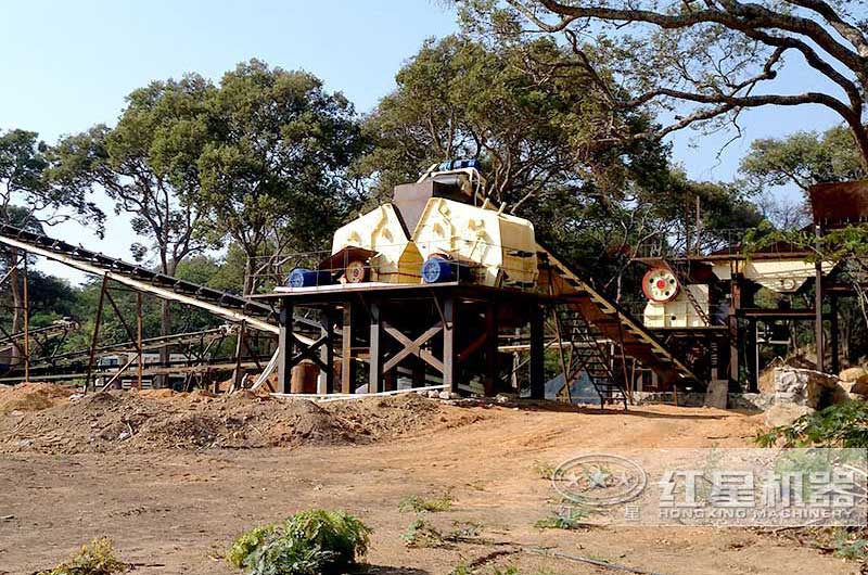 912顎式破碎機(jī)現(xiàn)場