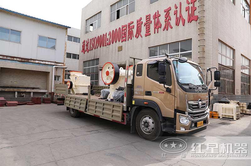 小型石頭破碎機(jī)發(fā)貨