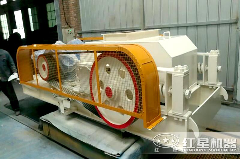 小型液壓對(duì)輥破碎機(jī)設(shè)備