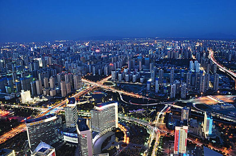 陜西建筑垃圾移動(dòng)破碎機(jī)現(xiàn)場(chǎng)固廢資源化利用生產(chǎn)忙中有序