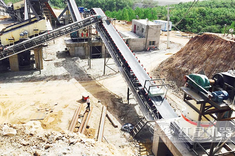 出口到尼日利亞的大型碎石機生產(chǎn)現(xiàn)場