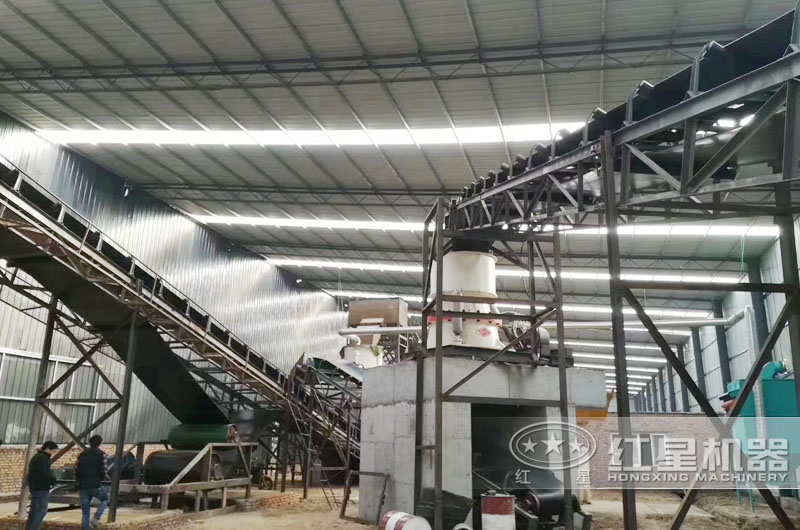 新型圓錐破碎機(jī)生產(chǎn)線現(xiàn)場(chǎng)