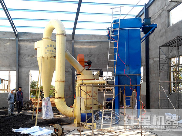 雷蒙磨粉機(jī)生產(chǎn)現(xiàn)場(chǎng)