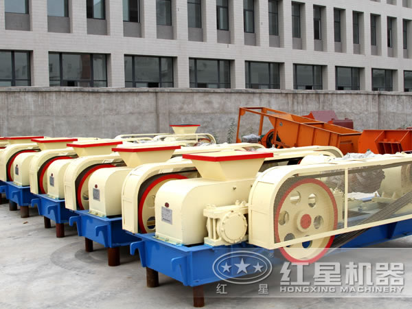 輥式破碎機(jī)實(shí)拍圖